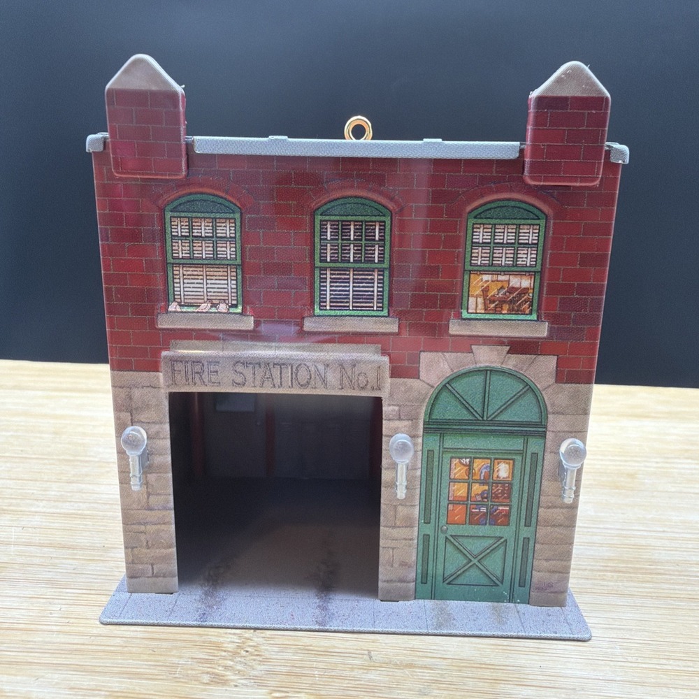 VTG 2001 Hallmark Keepsake Tin Ornament Town N Country Fire Station No. 1